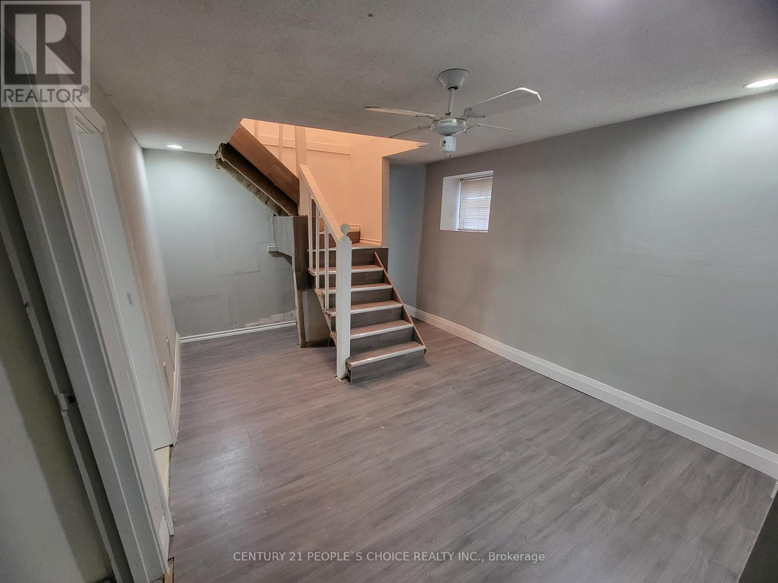 1022 Edgeleigh Avenue, Mississauga, Ontario  L5E 2G1 - Photo 30 - W12313547