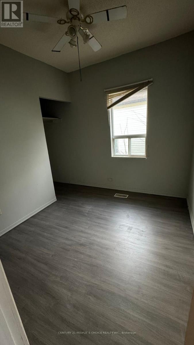 1022 Edgeleigh Avenue, Mississauga, Ontario  L5E 2G1 - Photo 41 - W12313547