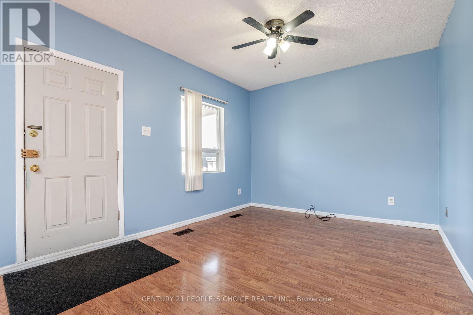 1022 Edgeleigh Avenue, Mississauga, Ontario  L5E 2G1 - Photo 7 - W12313547