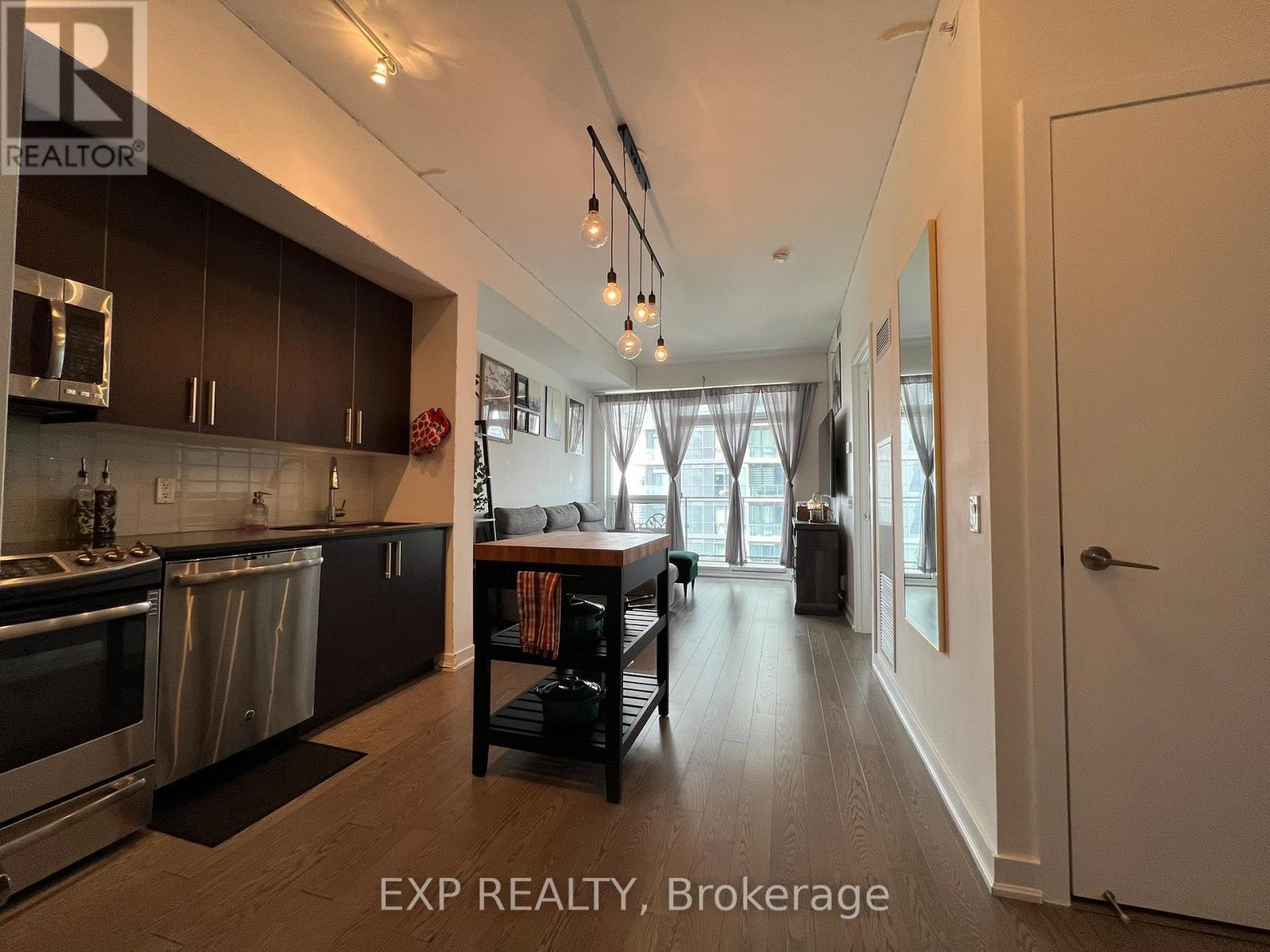 3007 - 2212 Lake Shore Boulevard W, Toronto, Ontario  M8V 0C2 - Photo 3 - W12313571