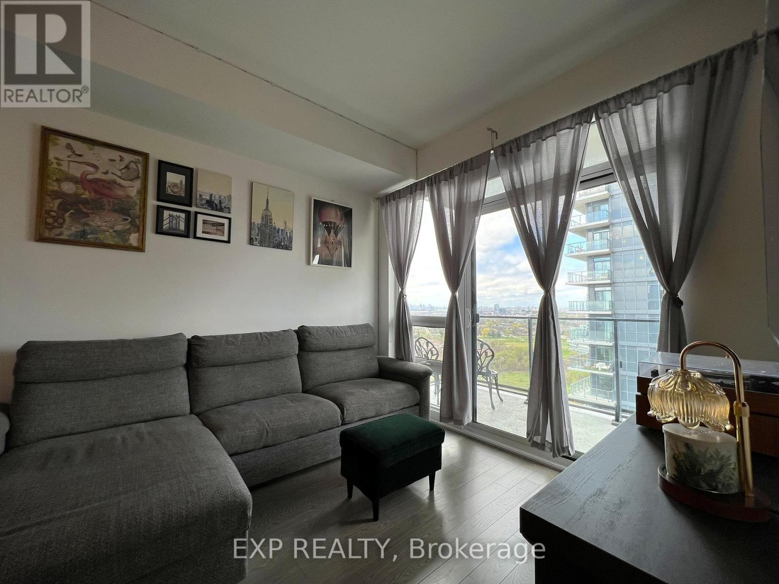 3007 - 2212 Lake Shore Boulevard W, Toronto, Ontario  M8V 0C2 - Photo 5 - W12313571