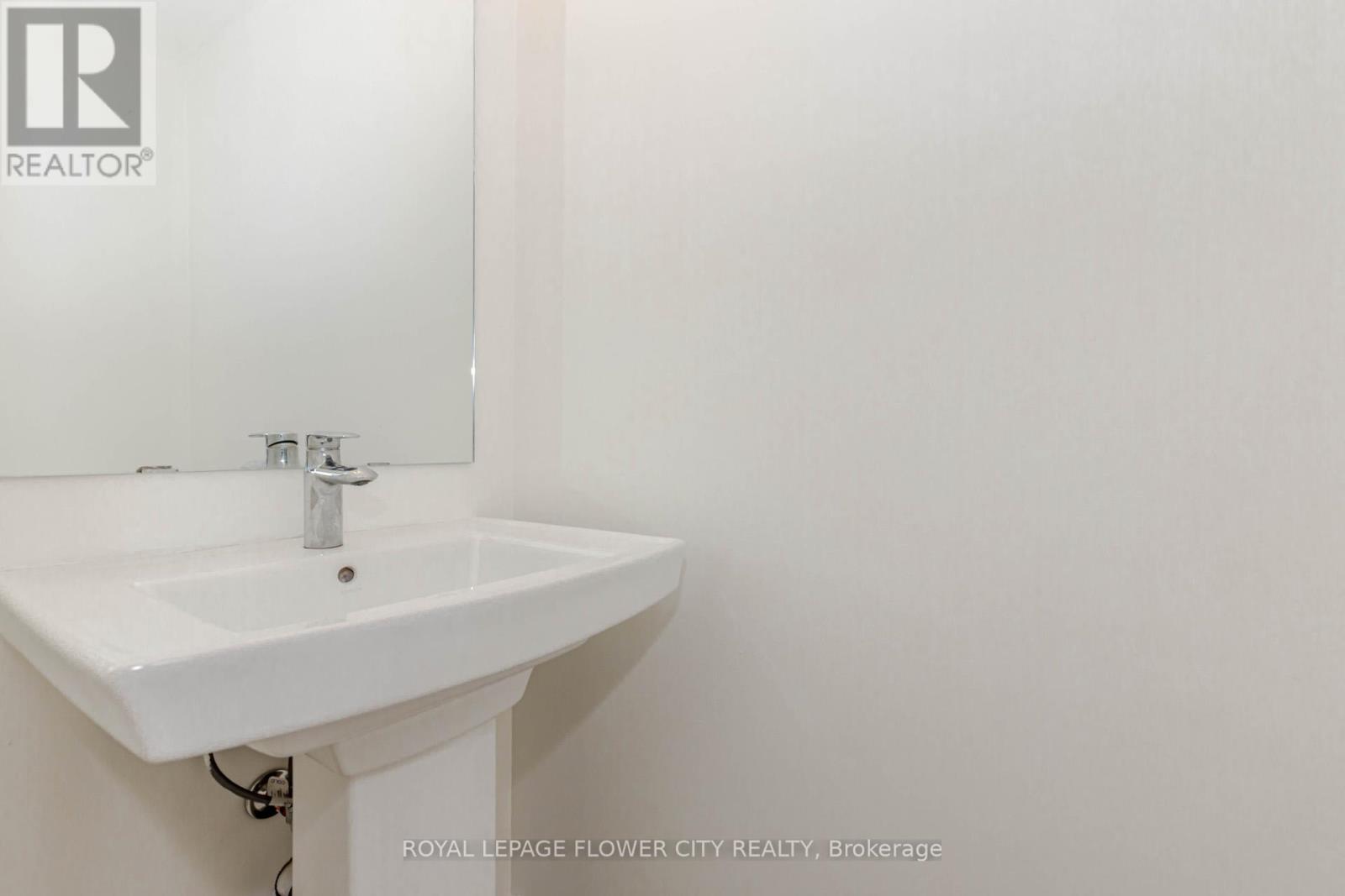 C13 - 10 Palace Street, Kitchener, Ontario  N2E 0J3 - Photo 15 - X12313493