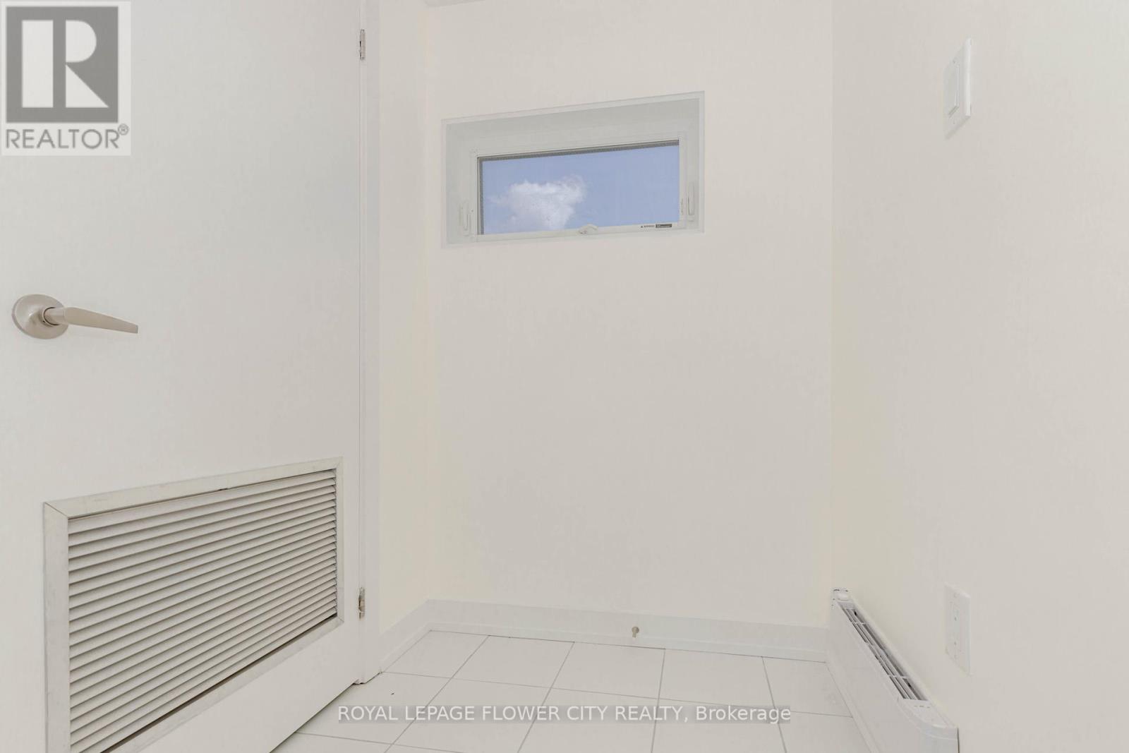 C13 - 10 Palace Street, Kitchener, Ontario  N2E 0J3 - Photo 27 - X12313493