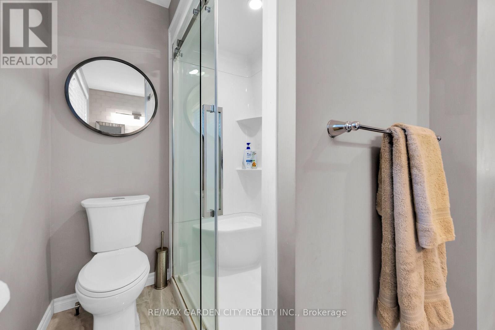 8 Bendamere Drive, Grimsby, Ontario  L3M 2N3 - Photo 22 - X12313550