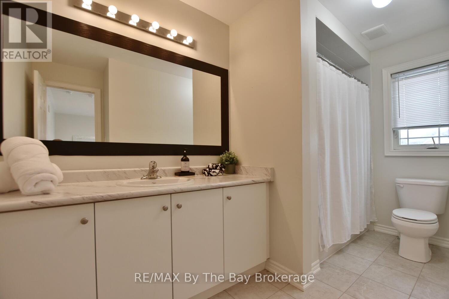 52 Pearl Street, Wasaga Beach, Ontario  L9Z 0G8 - Photo 19 - S12313704
