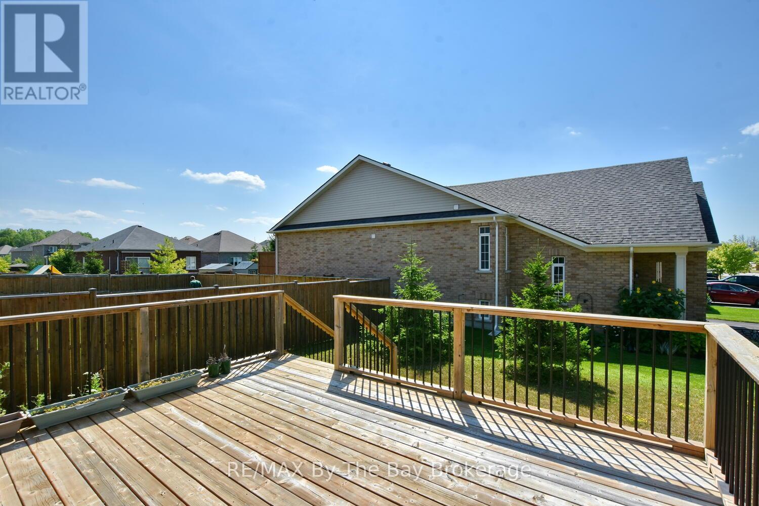 52 Pearl Street, Wasaga Beach, Ontario  L9Z 0G8 - Photo 37 - S12313704
