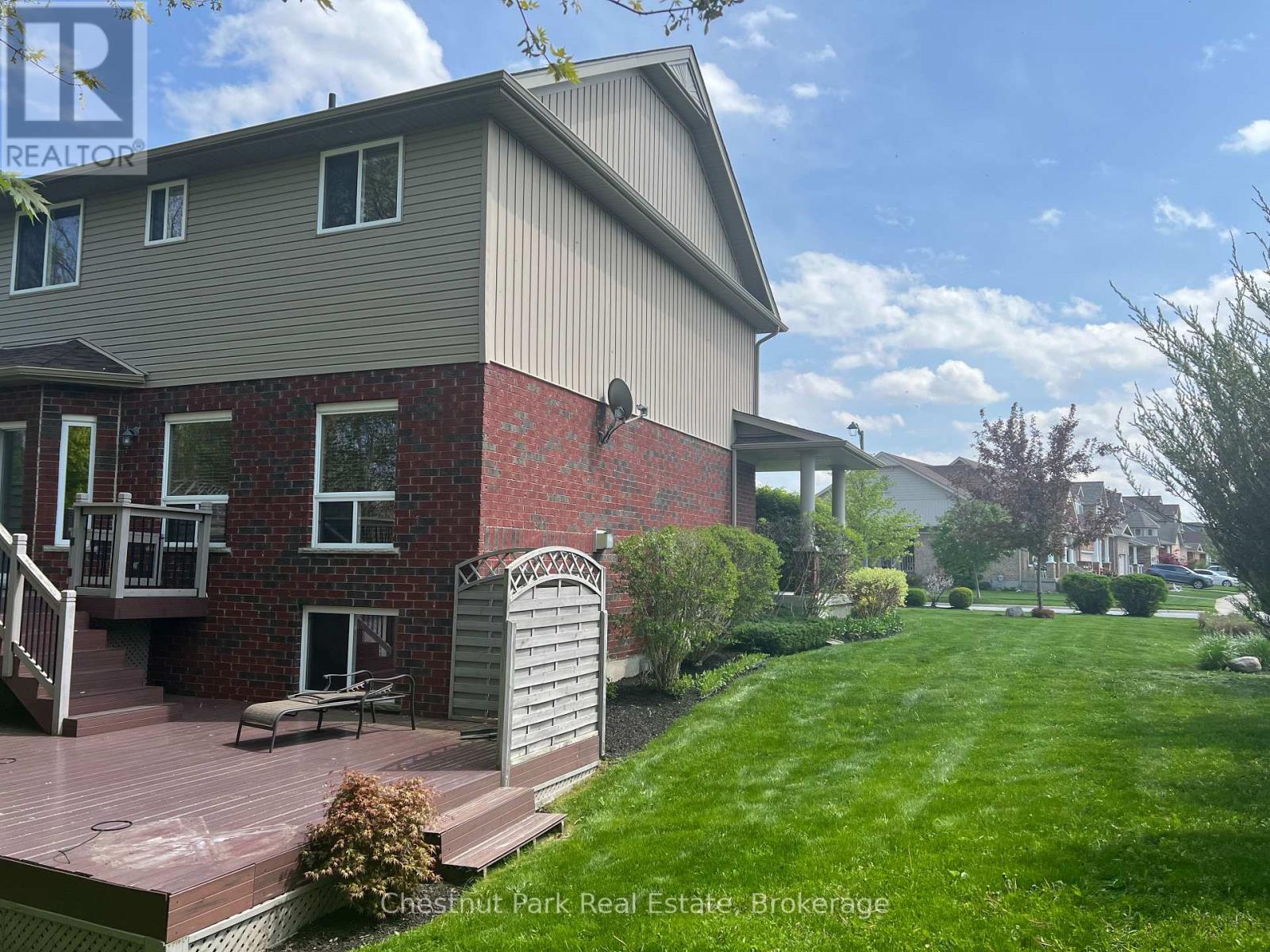 Third picture of 23 CHAMBERLAIN CRESCENT