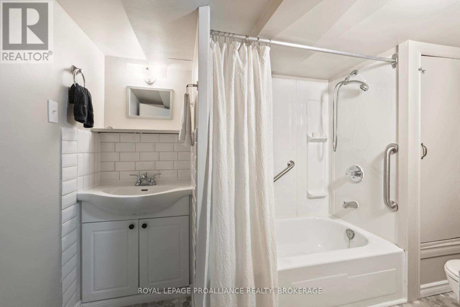 201 Willingdon Avenue, Kingston, Ontario  K7L 4H9 - Photo 43 - X12313726
