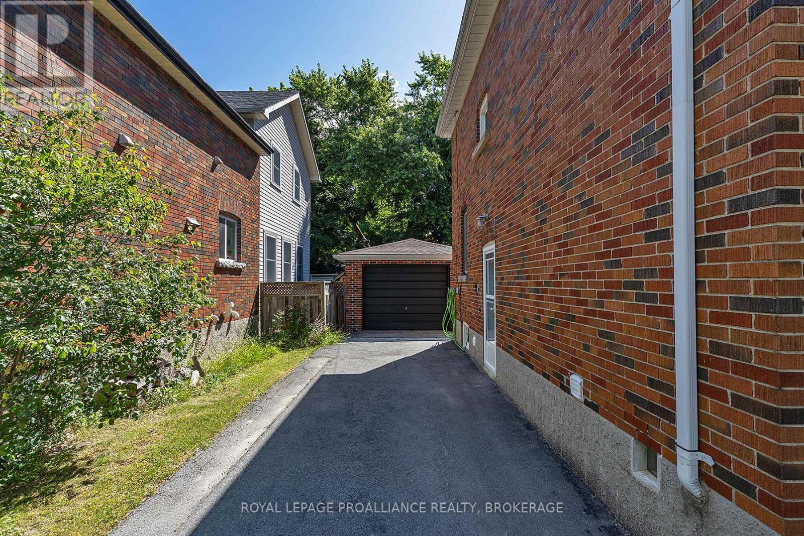 201 Willingdon Avenue, Kingston, Ontario  K7L 4H9 - Photo 5 - X12313726