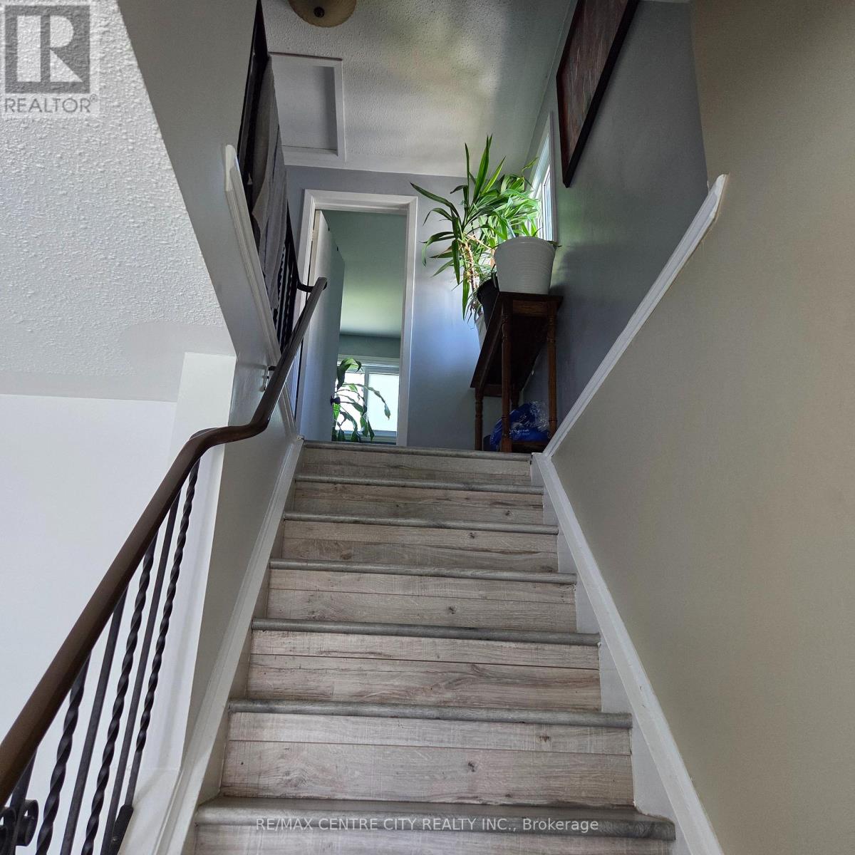 1687 Ernest Avenue, London South, Ontario  N6E 2S3 - Photo 4 - X12313760