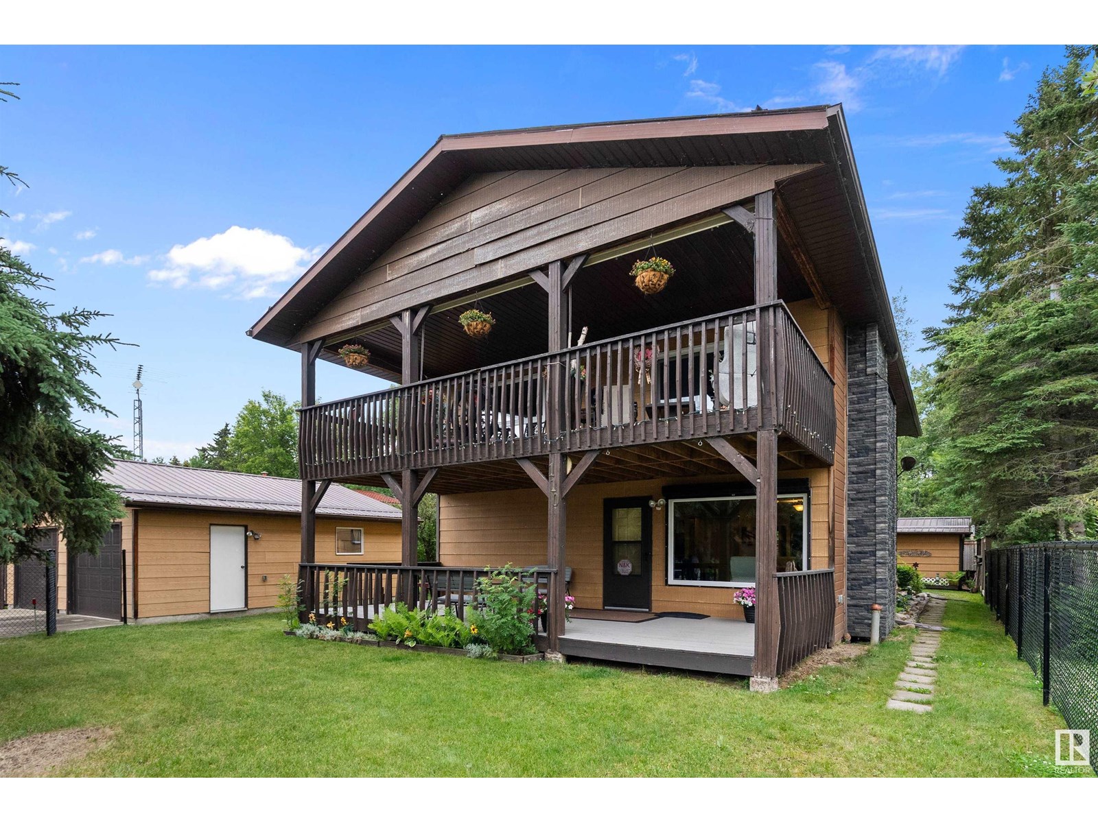 110 1st Av, Rural Wetaskiwin County, Alberta  T0C 1X0 - Photo 3 - E4450201