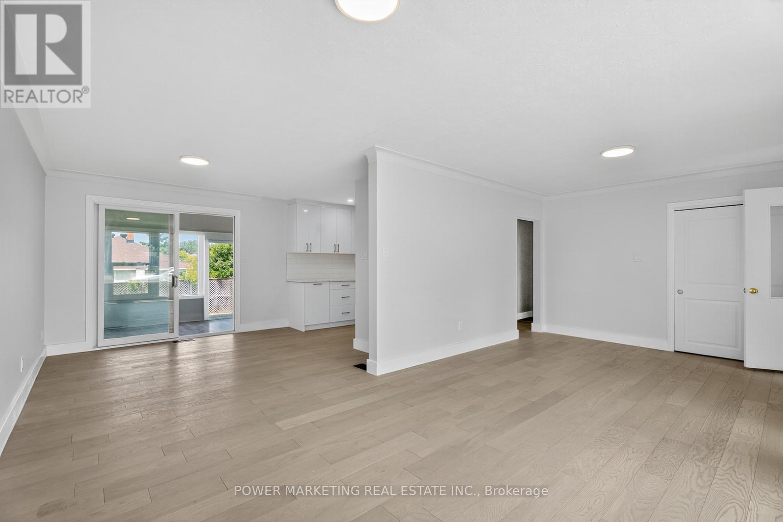 9 Epworth Avenue, Ottawa, Ontario  K2G 2L4 - Photo 10 - X12313699