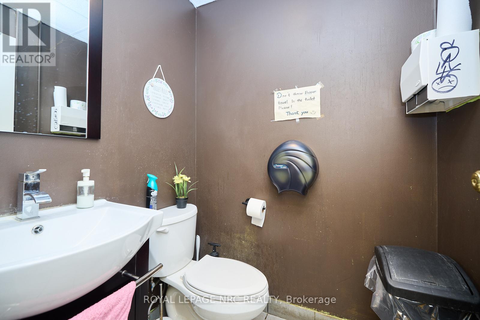 A14 - 210 Glendale Avenue, St. Catharines, Ontario  L2T 3Y6 - Photo 13 - X12313722
