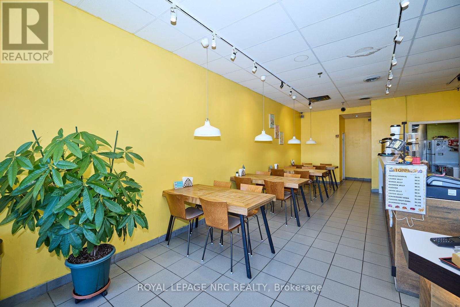 A14 - 210 Glendale Avenue, St. Catharines, Ontario  L2T 3Y6 - Photo 9 - X12313722