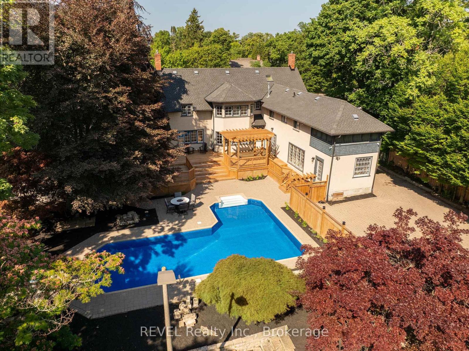 Property at 166 QUEEN STREET image 1