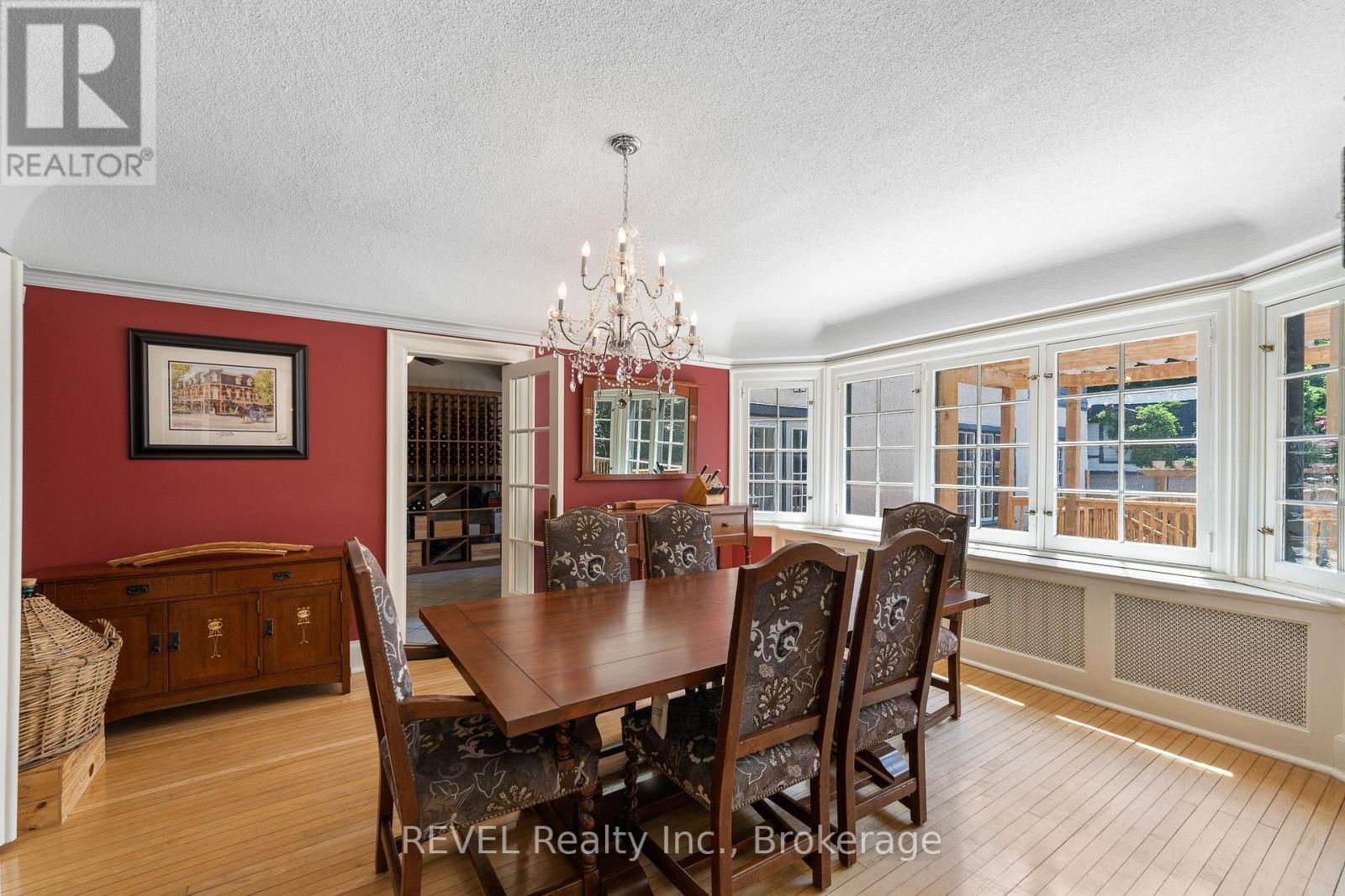 166 Queen Street, Niagara-On-The-Lake, Ontario  L0S 1J0 - Photo 12 - X12313748