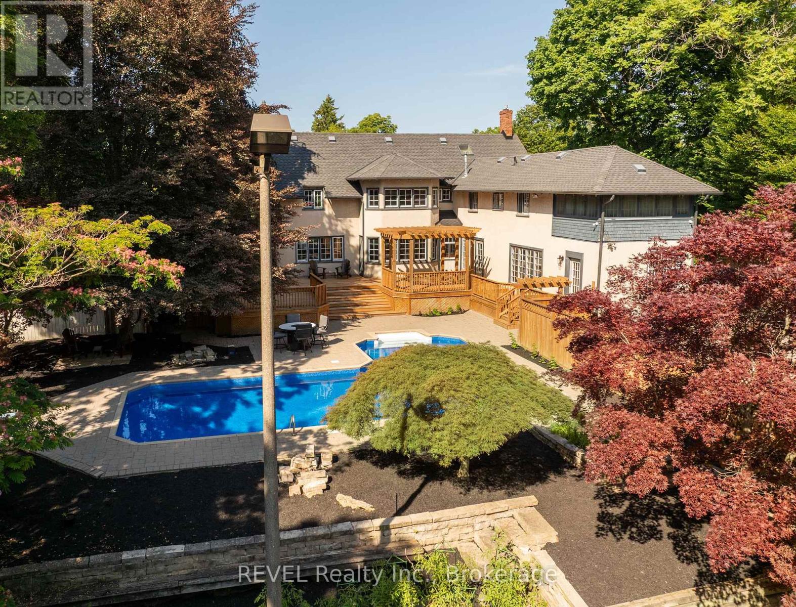 Property at 166 QUEEN STREET image 2