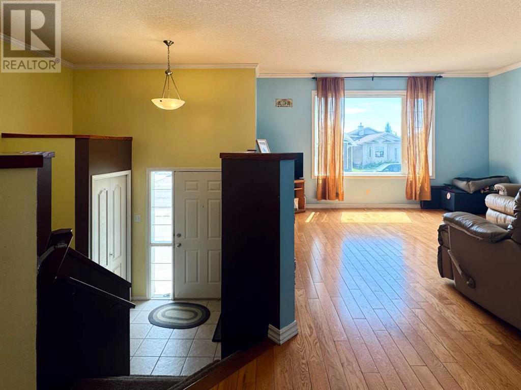 Property at 67 Cowichan Court W image 4