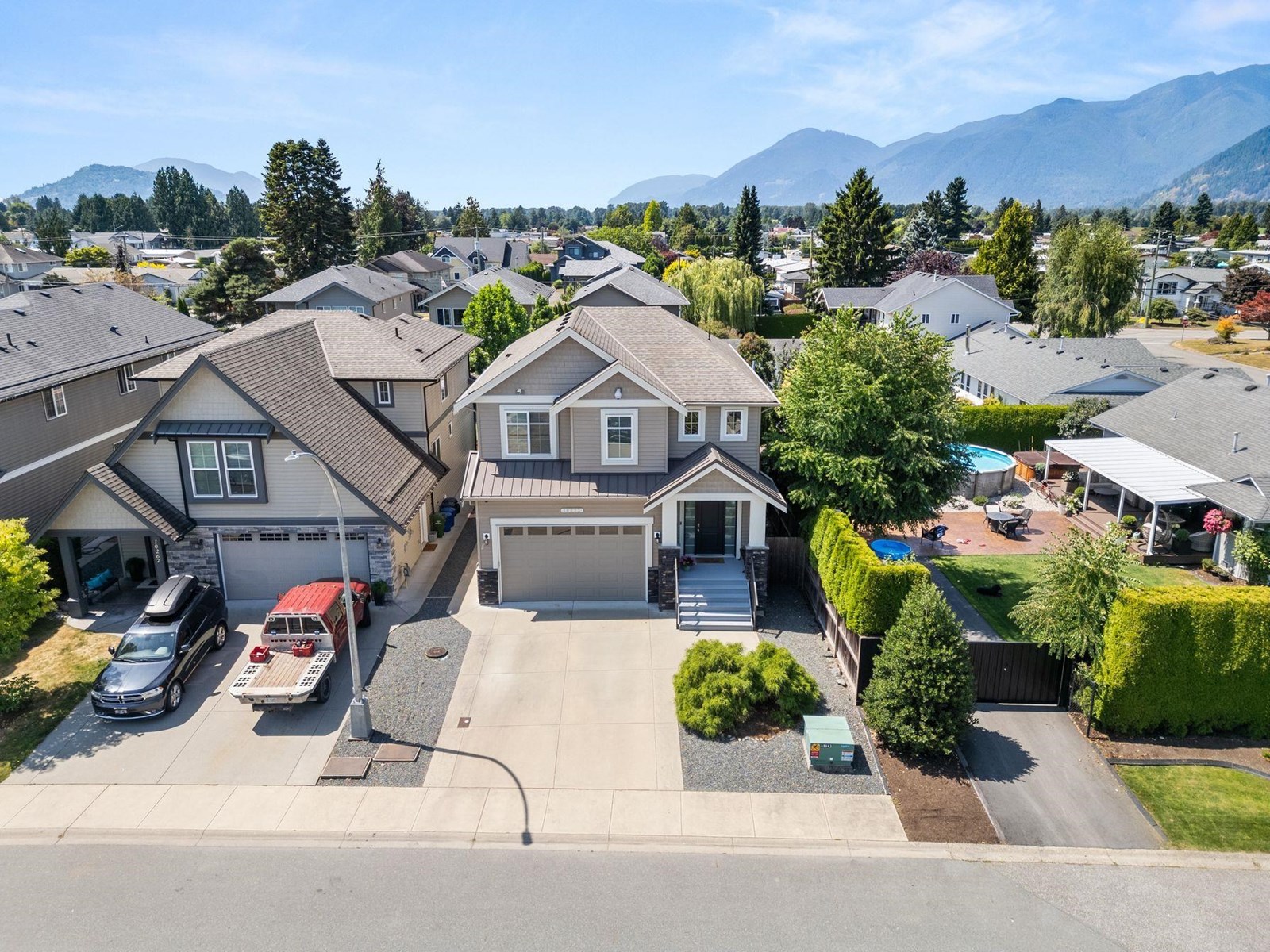 Property at 10273 MANOR DRIVE image 3