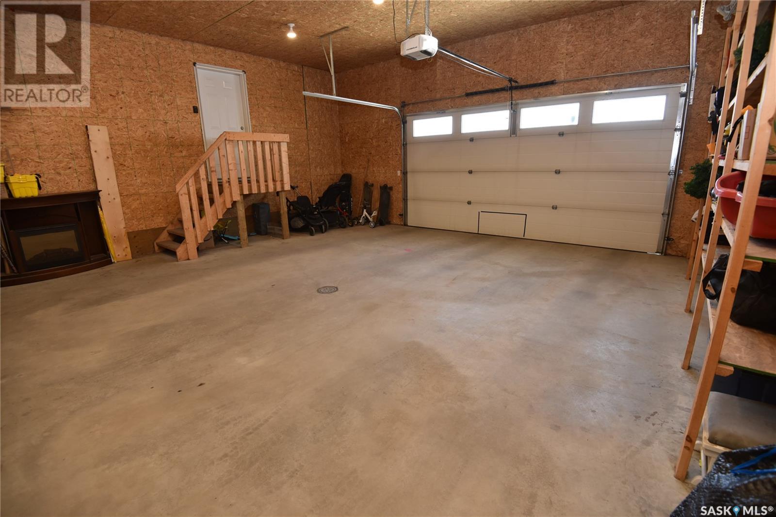 213 3rd Street N, Nipawin, Saskatchewan  S0E 1E0 - Photo 41 - SK014103
