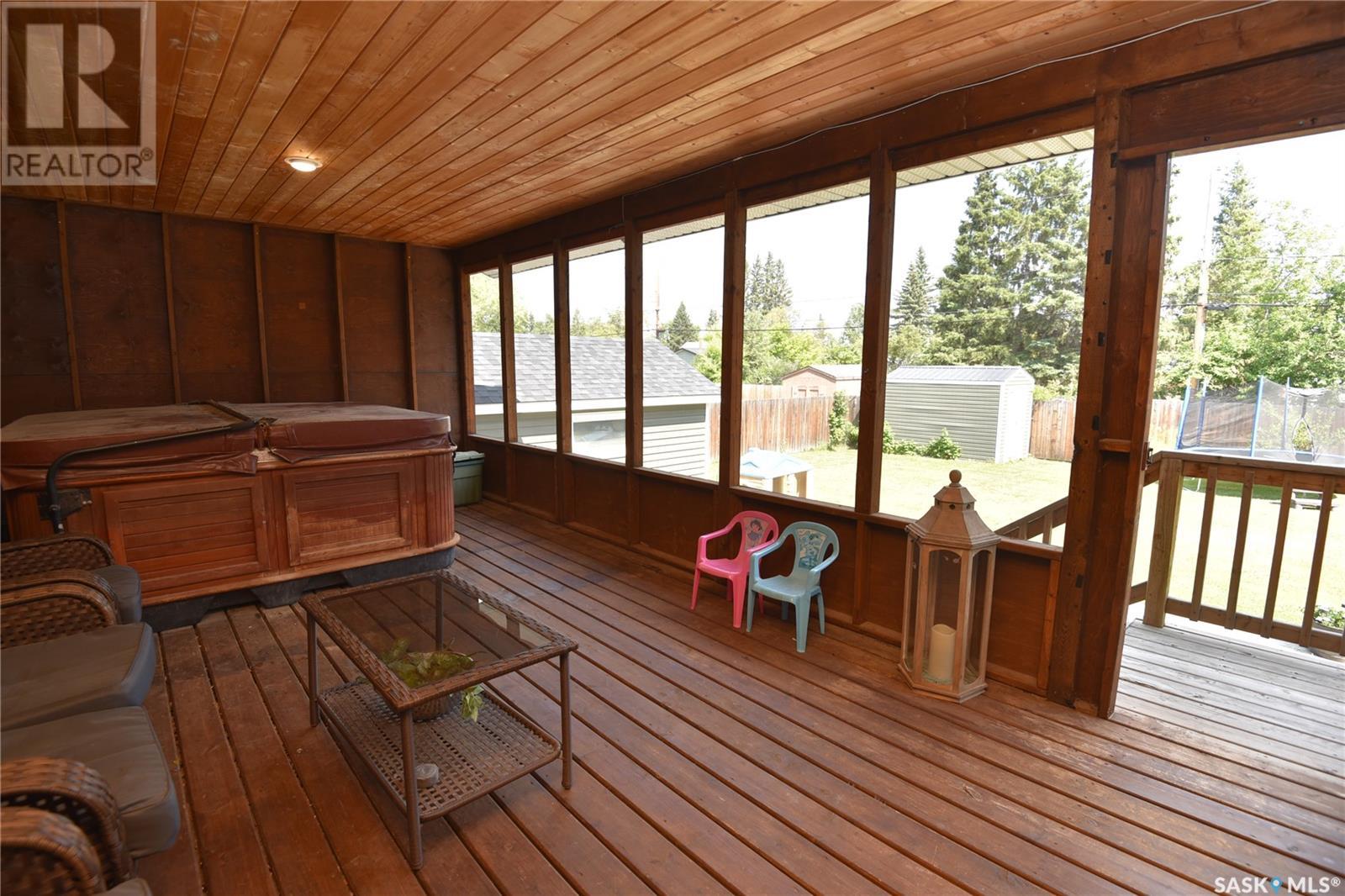 213 3rd Street N, Nipawin, Saskatchewan  S0E 1E0 - Photo 44 - SK014103