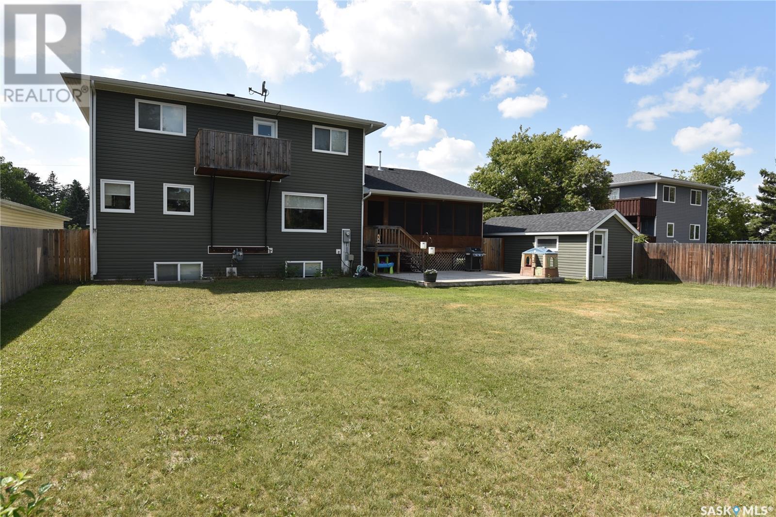 213 3rd Street N, Nipawin, Saskatchewan  S0E 1E0 - Photo 45 - SK014103