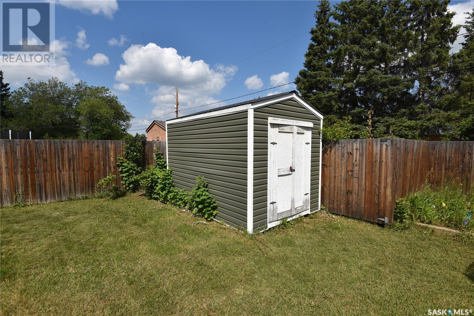 213 3rd Street N, Nipawin, Saskatchewan  S0E 1E0 - Photo 48 - SK014103