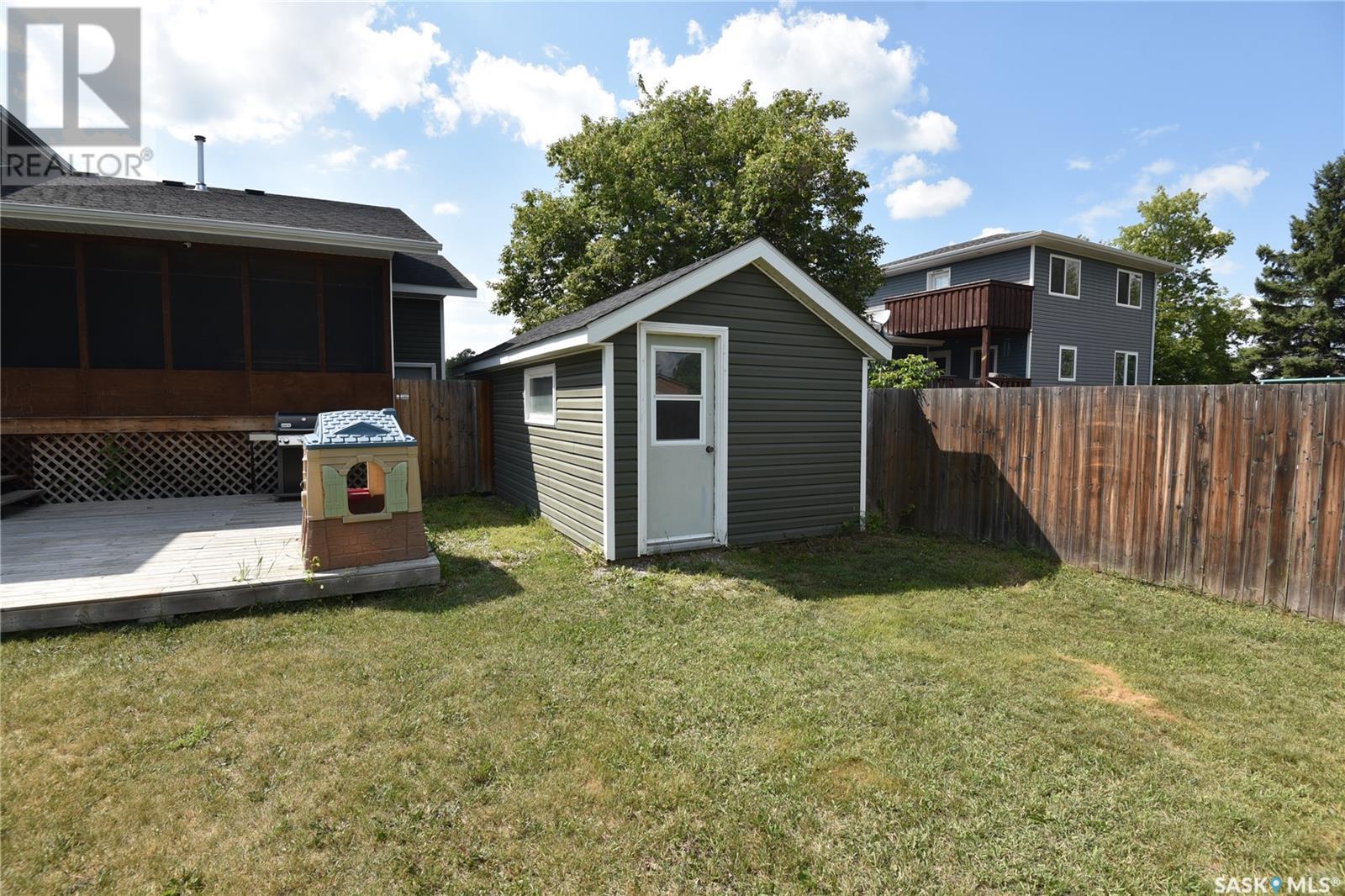 213 3rd Street N, Nipawin, Saskatchewan  S0E 1E0 - Photo 49 - SK014103