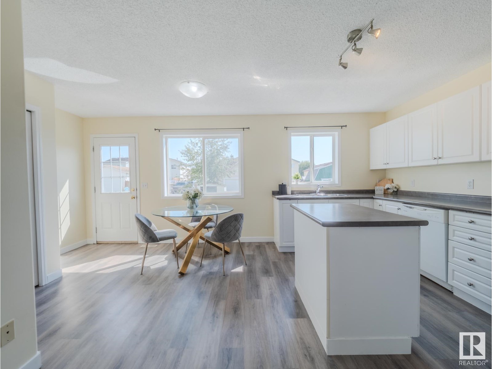 Property at 15013 135A ST NW image 3