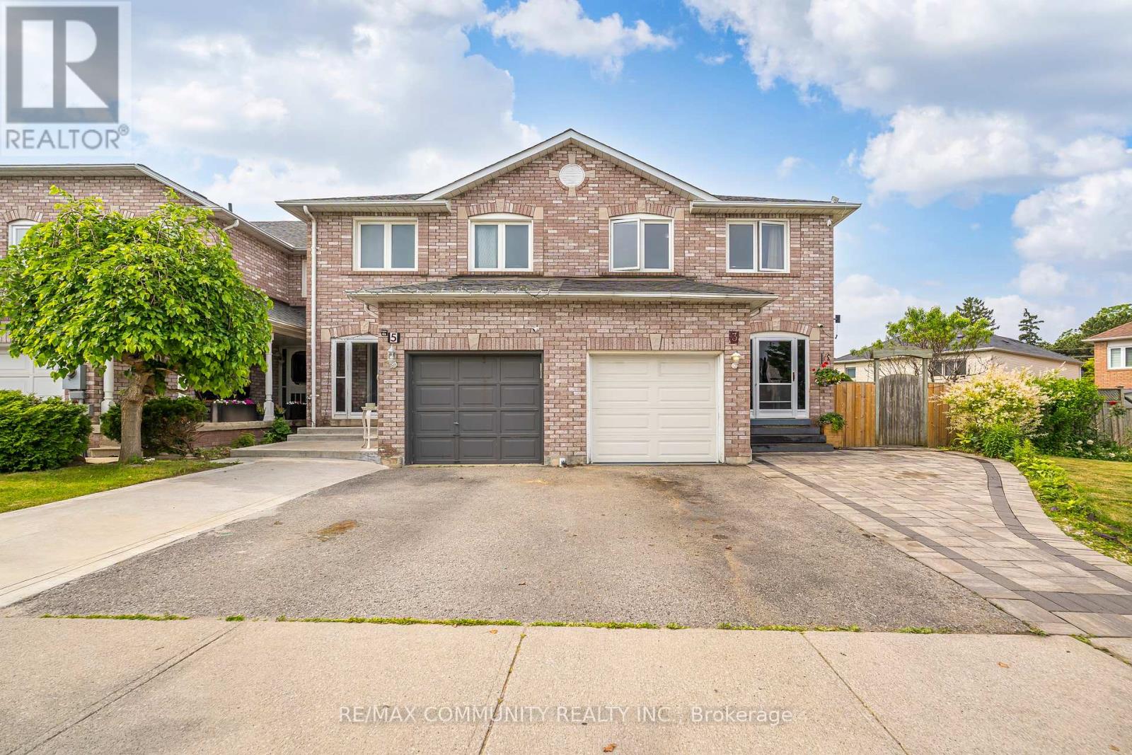 Property at 3 TAWN CRESCENT image 2