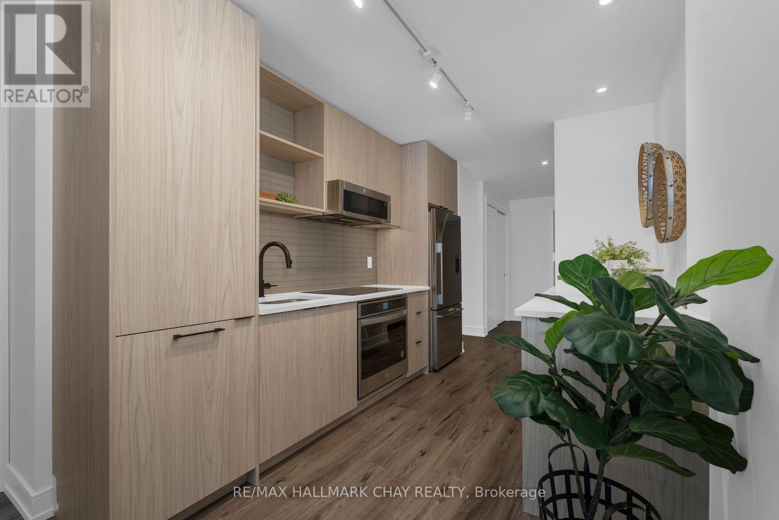 810 - 185 Dunlop Street E, Barrie, Ontario  L4M 1B2 - Photo 8 - S12160699