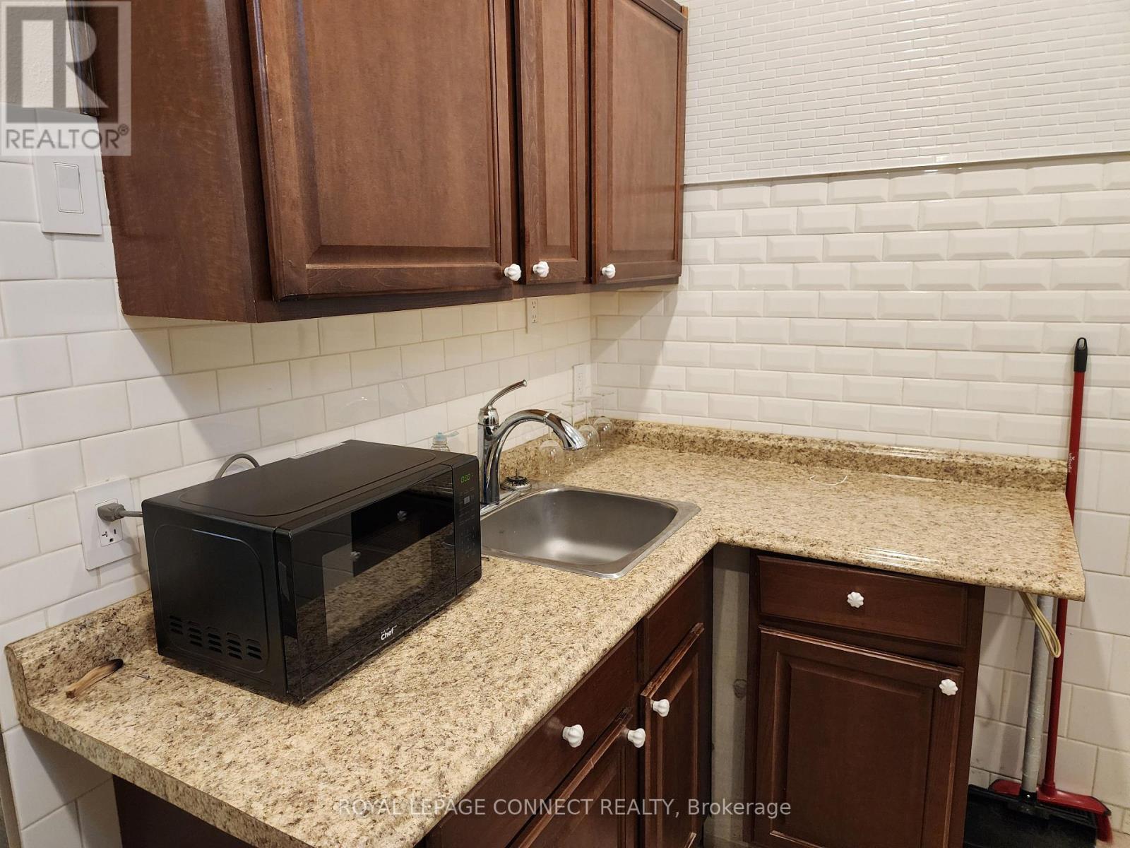 191-3 Millwick Drive, Toronto (Humber Summit), Ontario  M9L 2X2 - Photo 25 - W12297600
