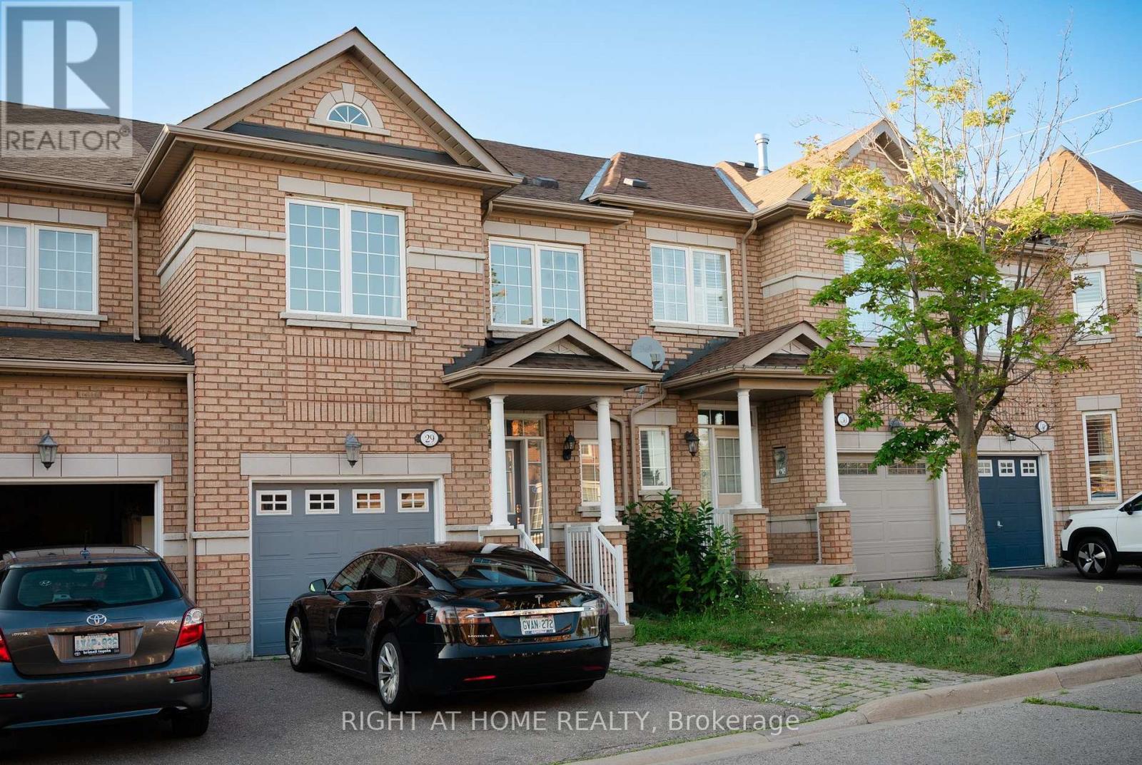 Property at 29 - 8 TOWNWOOD DRIVE image 3