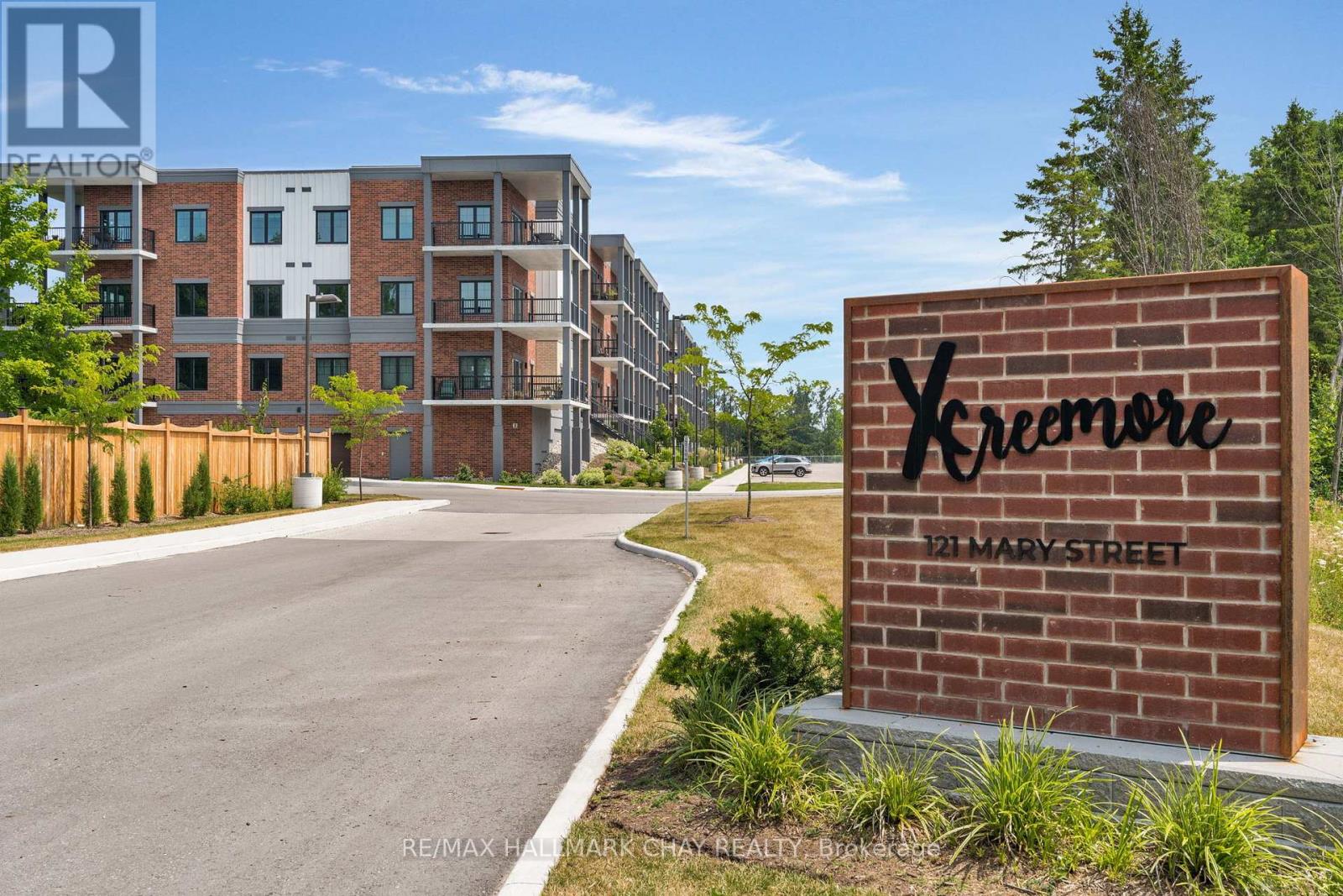 224 - 121 MARY STREET, Clearview, Ontario