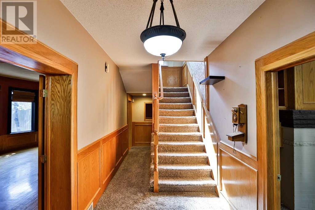 Property at 326 12 Street S image 3