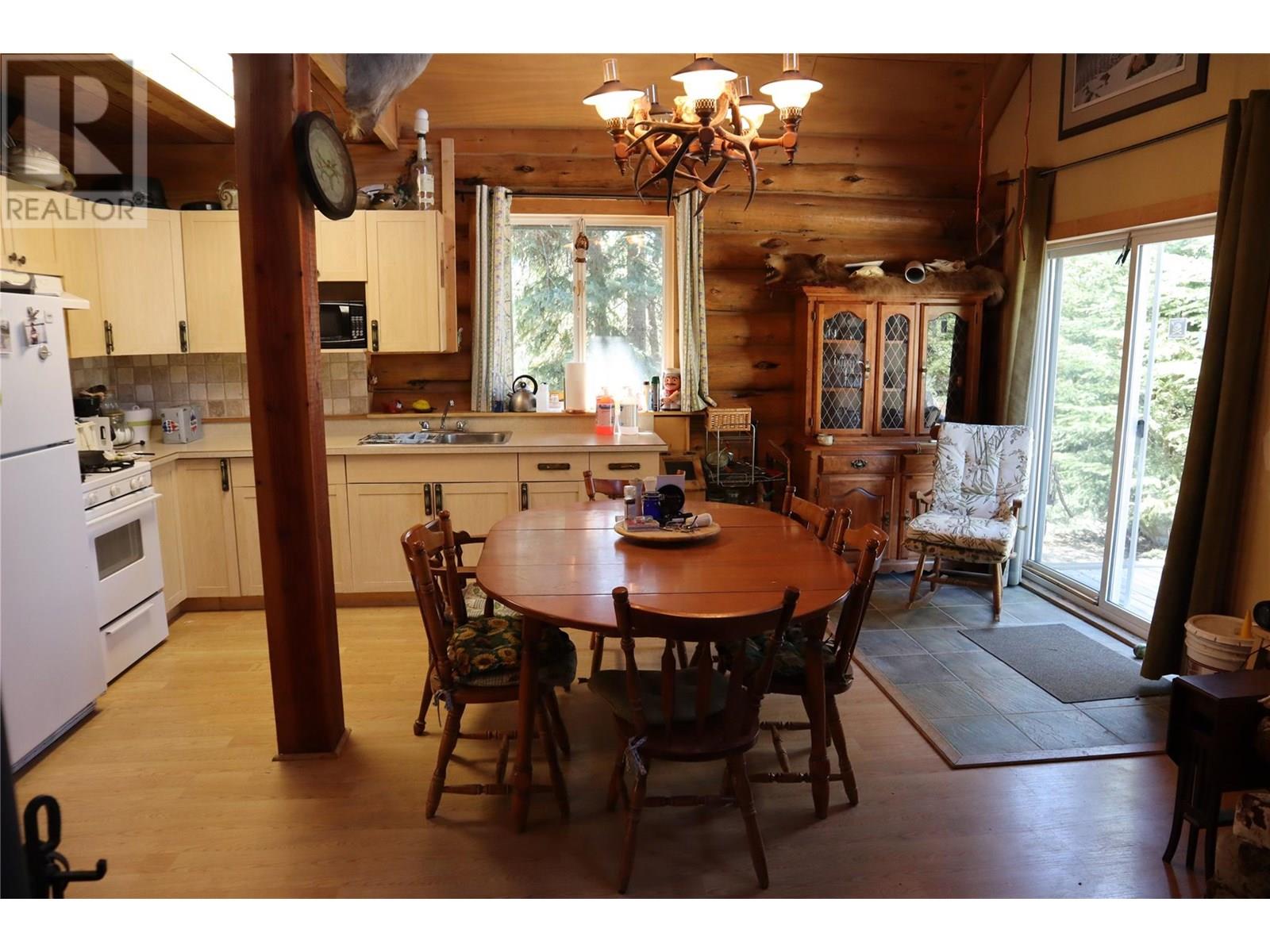 Cabin #20 Hatheume Lake Resort Lot# 5835 Peachland Photo 4