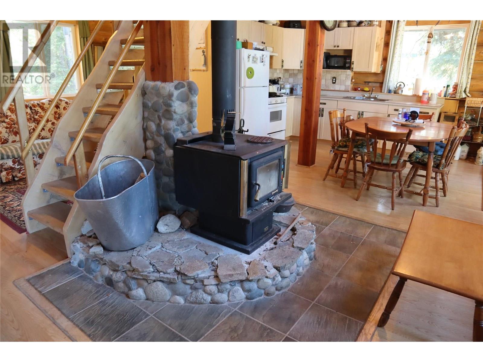 Cabin #20 Hatheume Lake Resort Lot# 5835 Peachland Photo 5