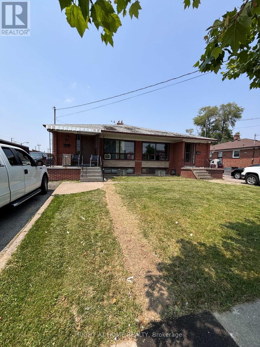Property at 10 THISTLE DOWN BOULEVARD image 3