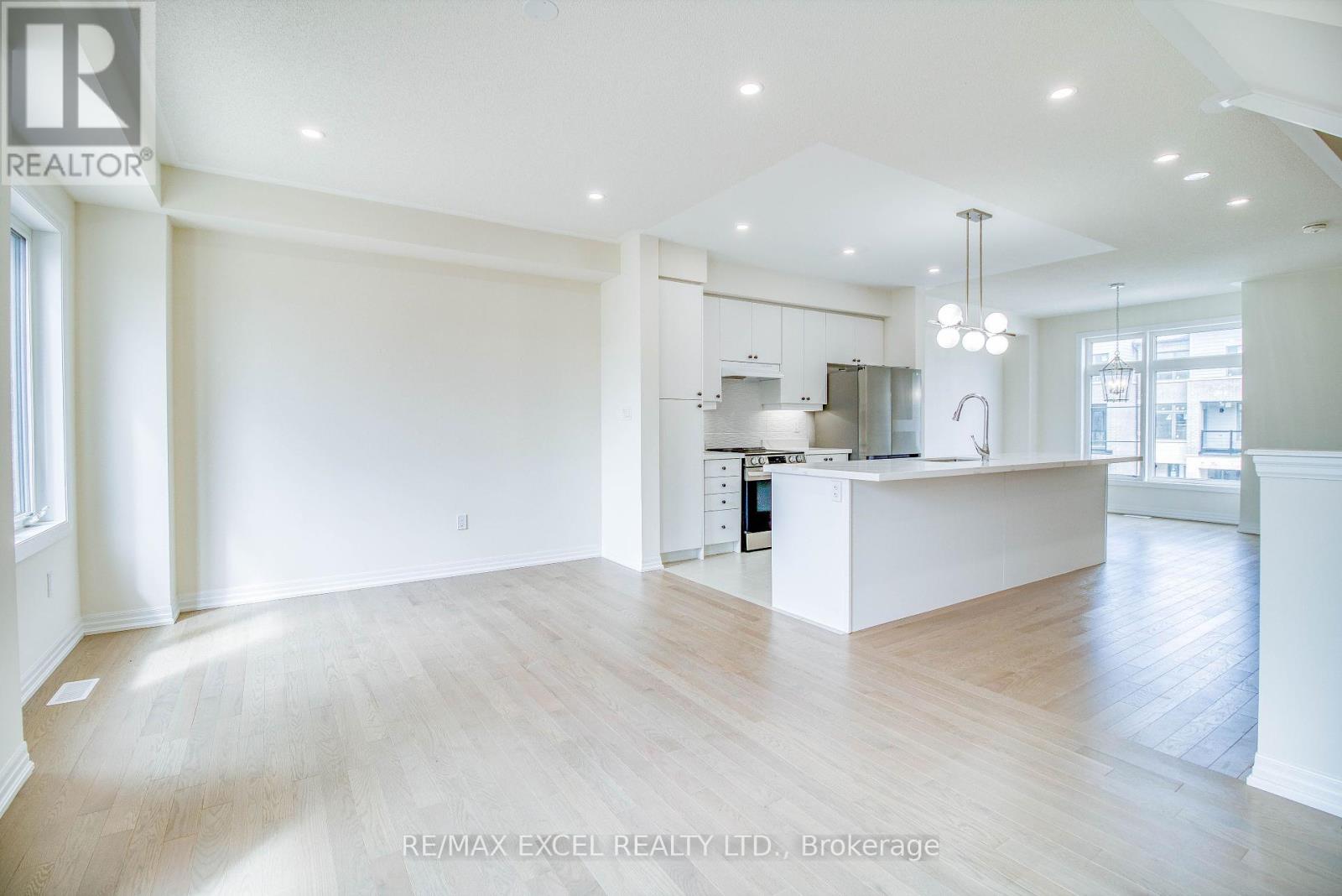 124 Solstice Circle, Newmarket, Ontario  L3X 0L7 - Photo 8 - N12313790