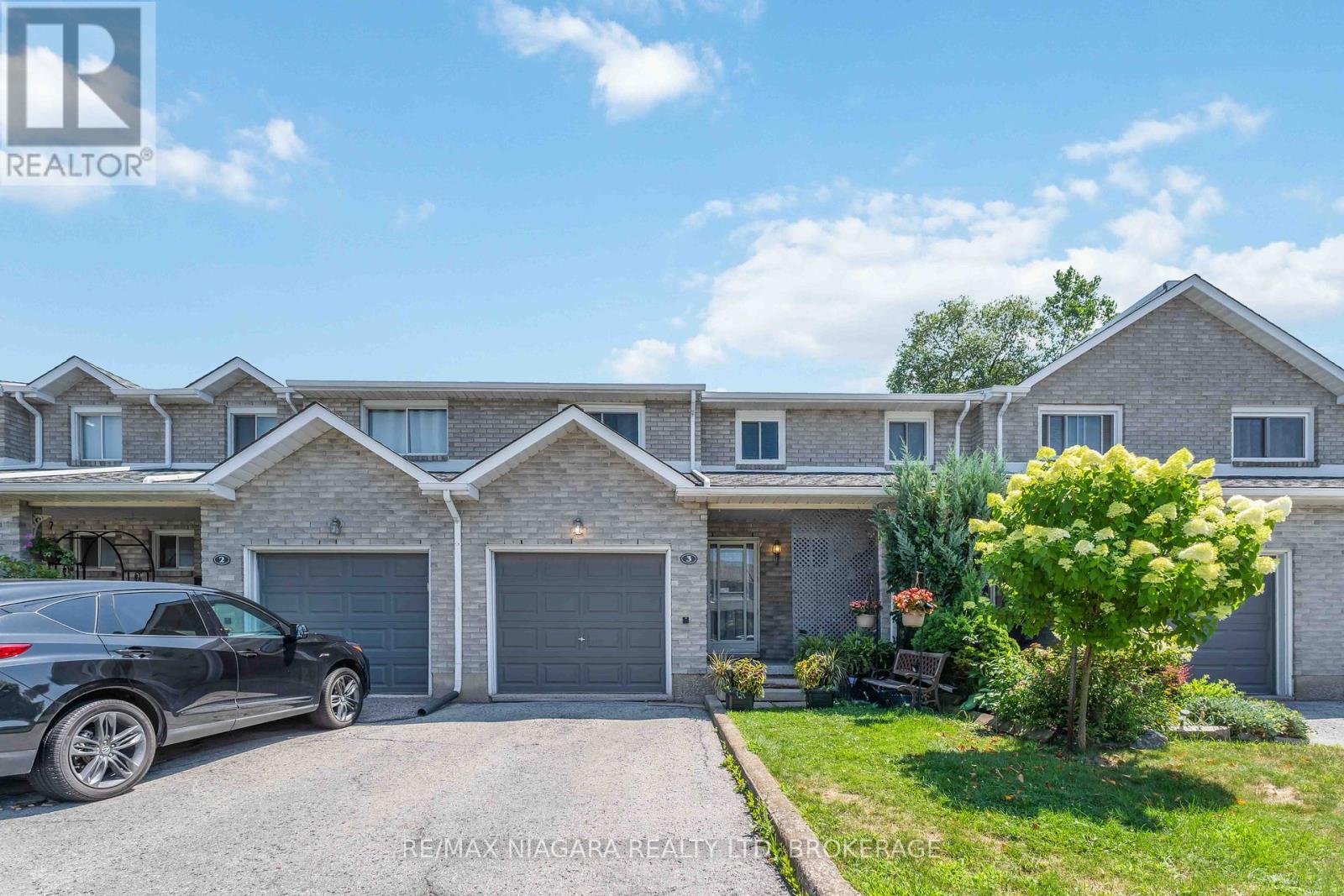 Property at 3 - 125 WOODLAWN ROAD image 2