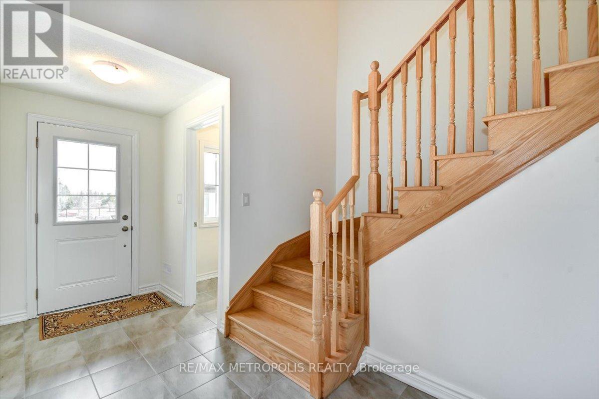 78 Hillcroft Way, Kawartha Lakes, Ontario  K0M 1A0 - Photo 15 - X12313800