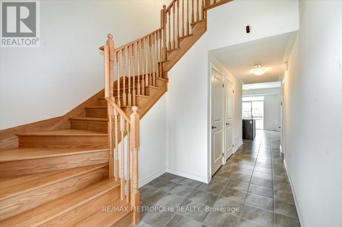 78 Hillcroft Way, Kawartha Lakes, Ontario  K0M 1A0 - Photo 16 - X12313800