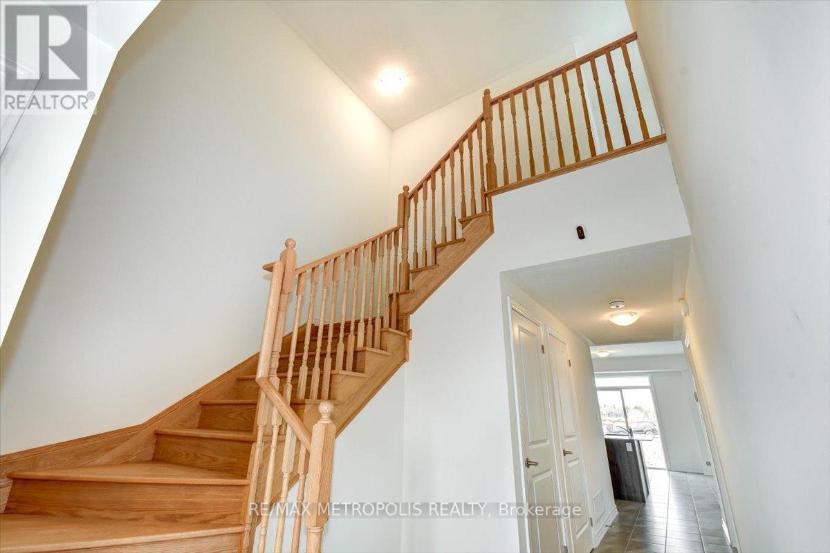 78 Hillcroft Way, Kawartha Lakes, Ontario  K0M 1A0 - Photo 17 - X12313800