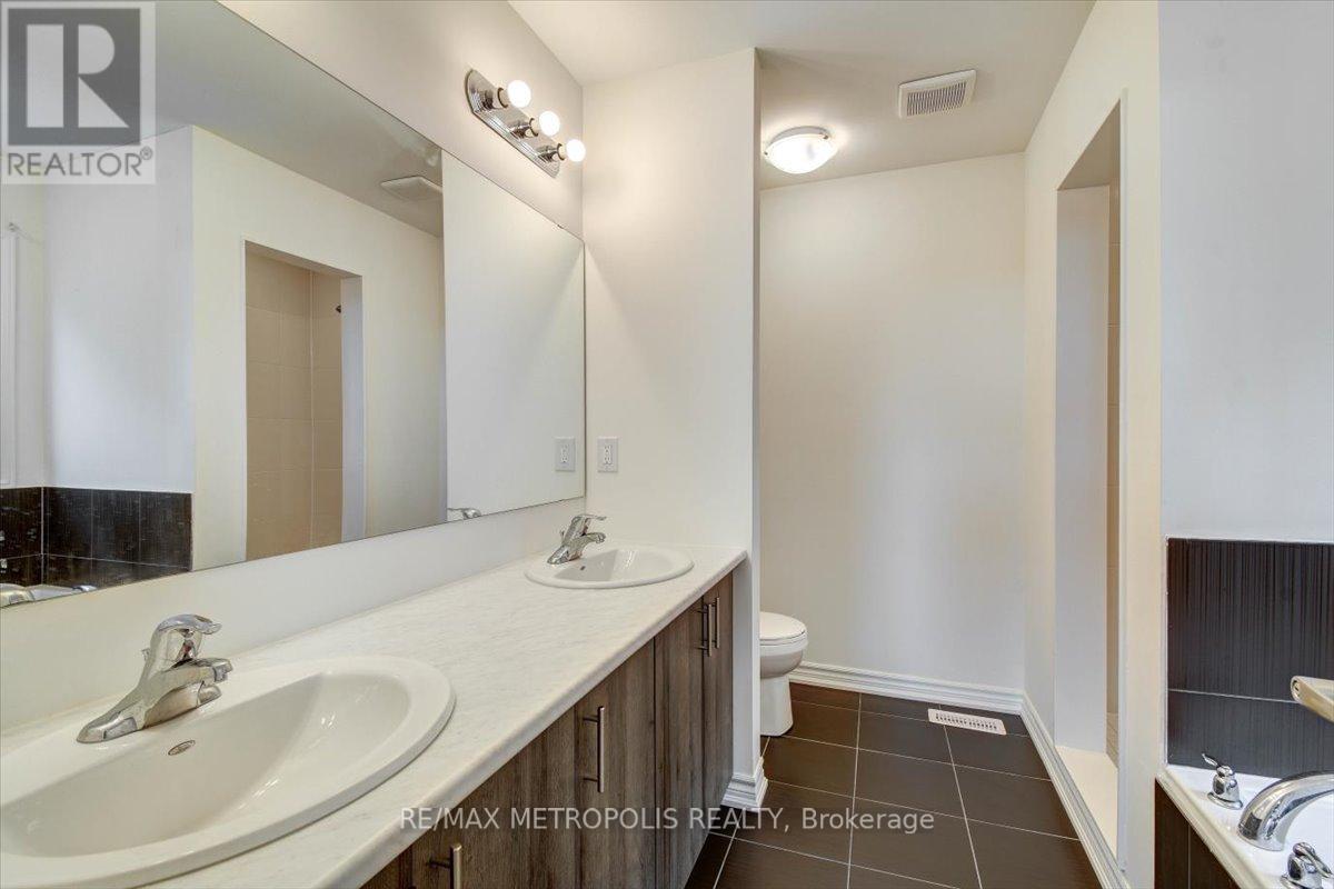 78 Hillcroft Way, Kawartha Lakes, Ontario  K0M 1A0 - Photo 25 - X12313800