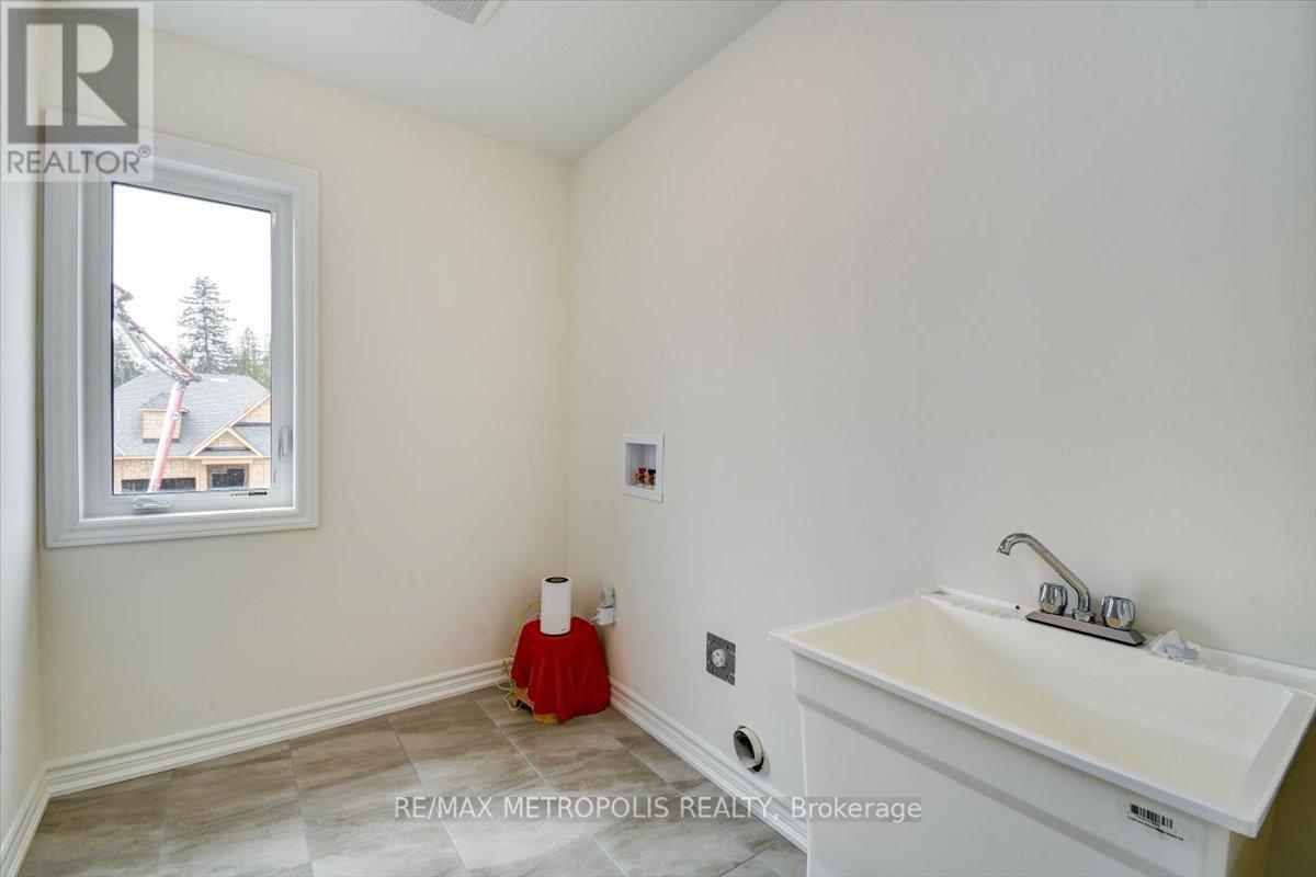 78 Hillcroft Way, Kawartha Lakes, Ontario  K0M 1A0 - Photo 27 - X12313800
