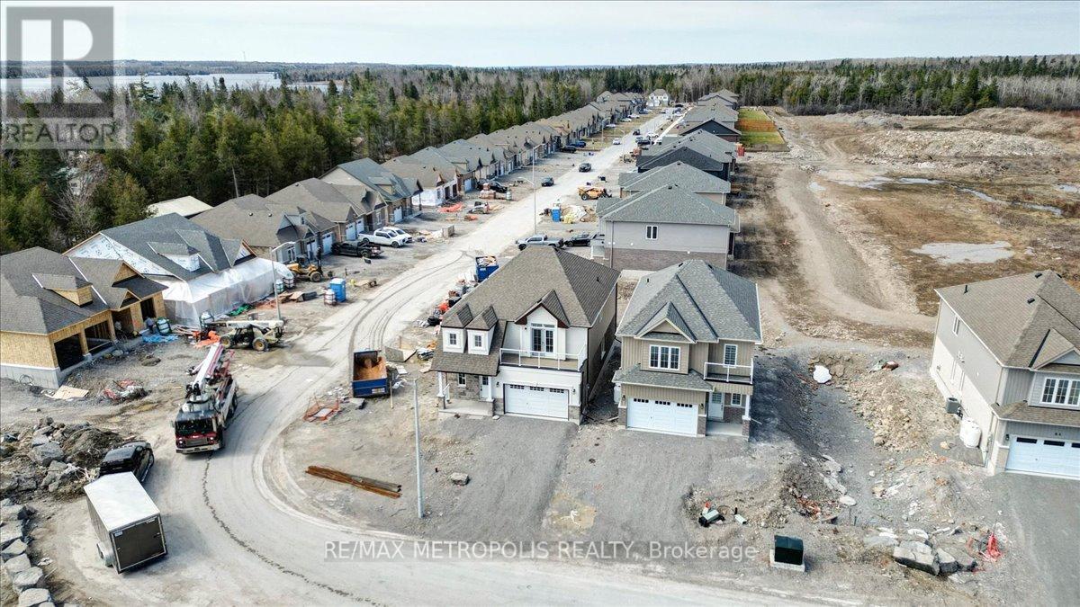 78 Hillcroft Way, Kawartha Lakes, Ontario  K0M 1A0 - Photo 37 - X12313800