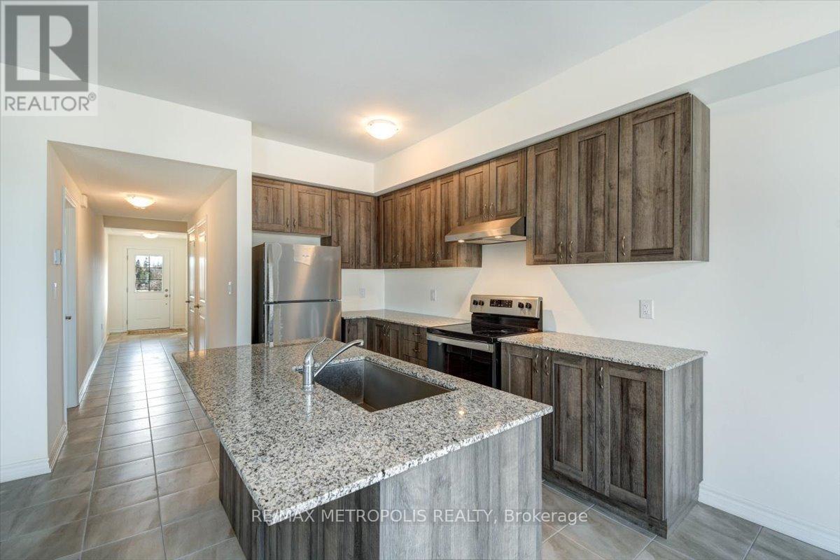 78 Hillcroft Way, Kawartha Lakes, Ontario  K0M 1A0 - Photo 6 - X12313800
