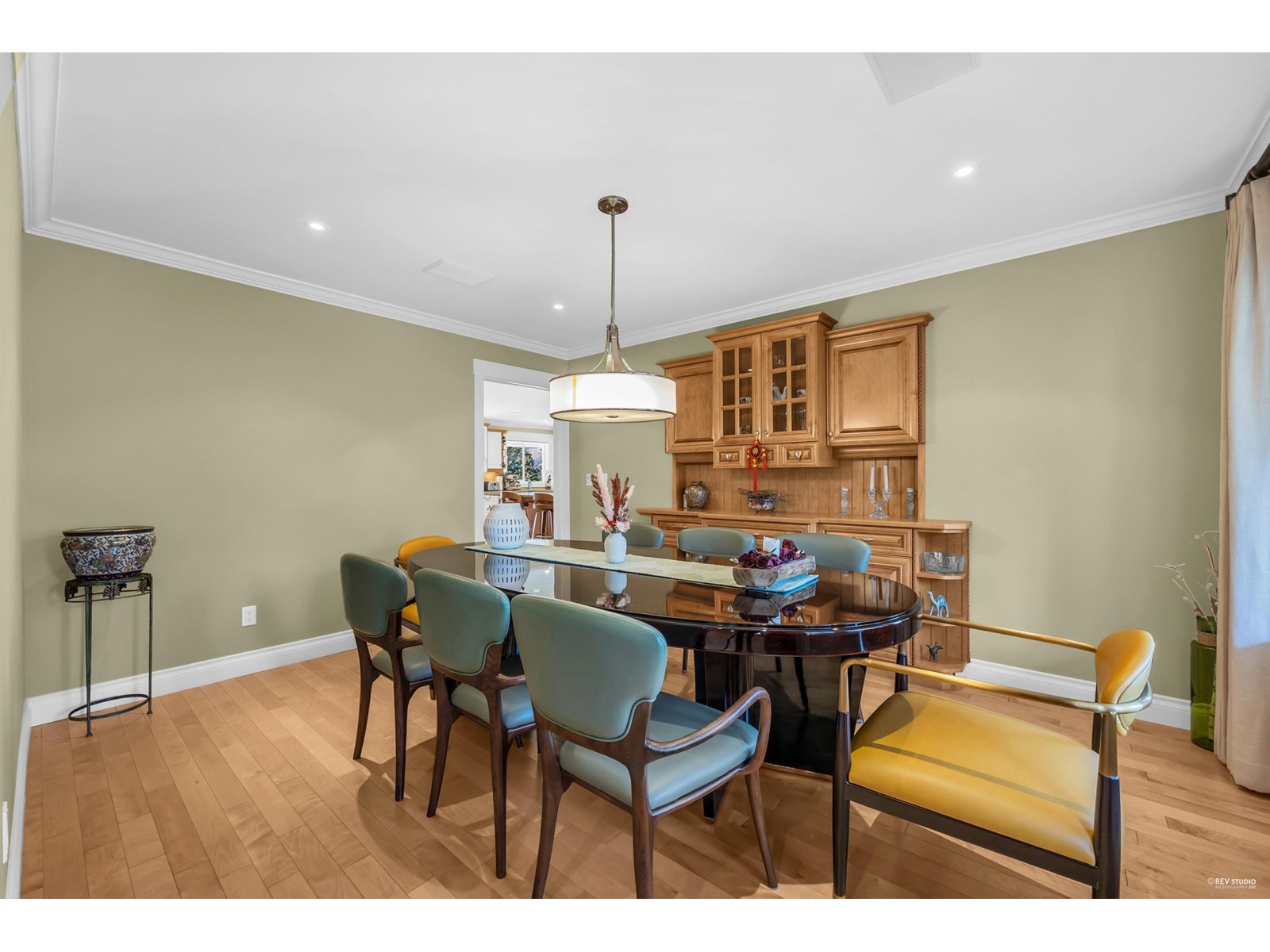 Property at 17377 28A AVENUE image 2