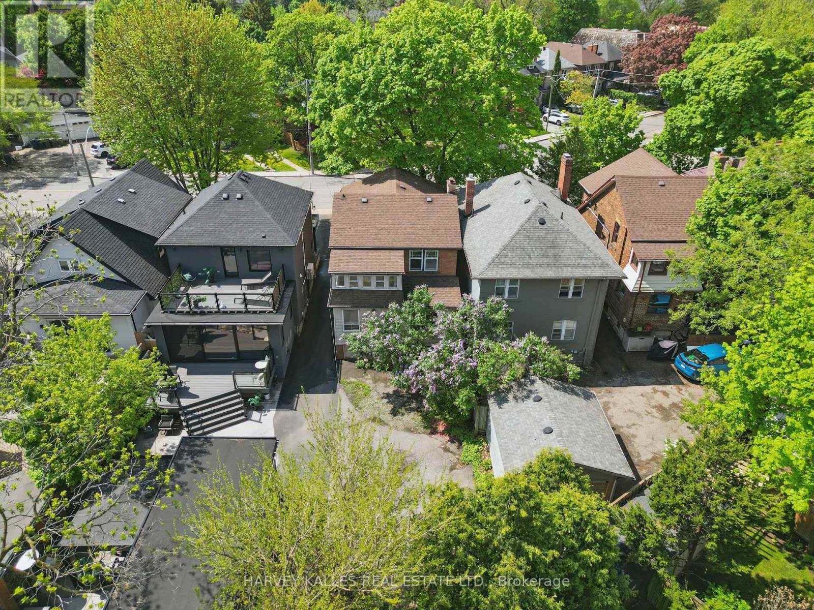 Property at 24 YONGE BOULEVARD image 3