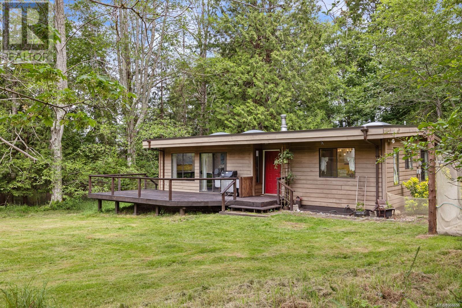 1100 Mount Rd, Hornby Island, British Columbia